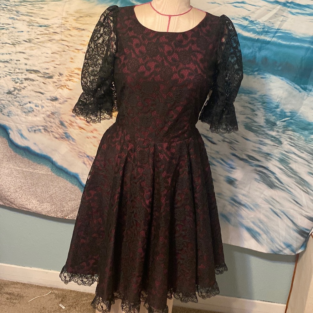 Vintage women’s size 6 square fashion dress